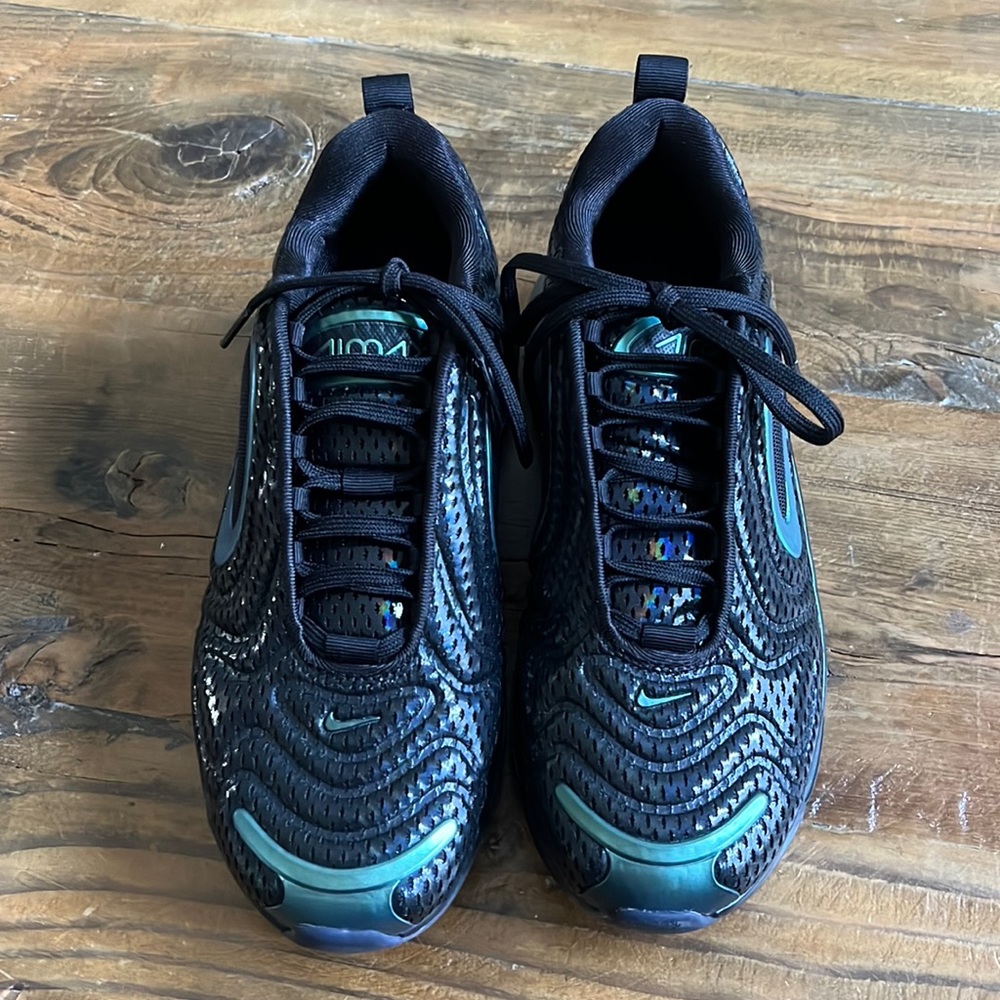 Nike AirMax 720 Sneakers